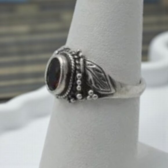 Sterling Silver & Garnet Ring Leaf & Ball Faceted Garnet 925 January Birthstone - Picture 4 of 6